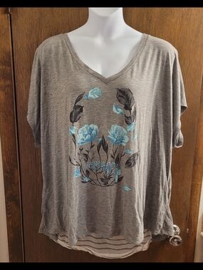 Torrid Womens Plus Size Gray Floral Short Sleeve Tshirt Striped Sheer Back 5 5X